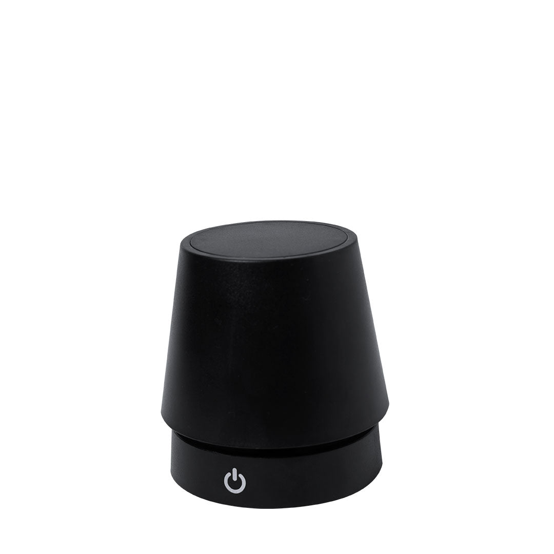 Lampe de design en finition noire mate. Inclut un système de régulation d'intensité Kirsten