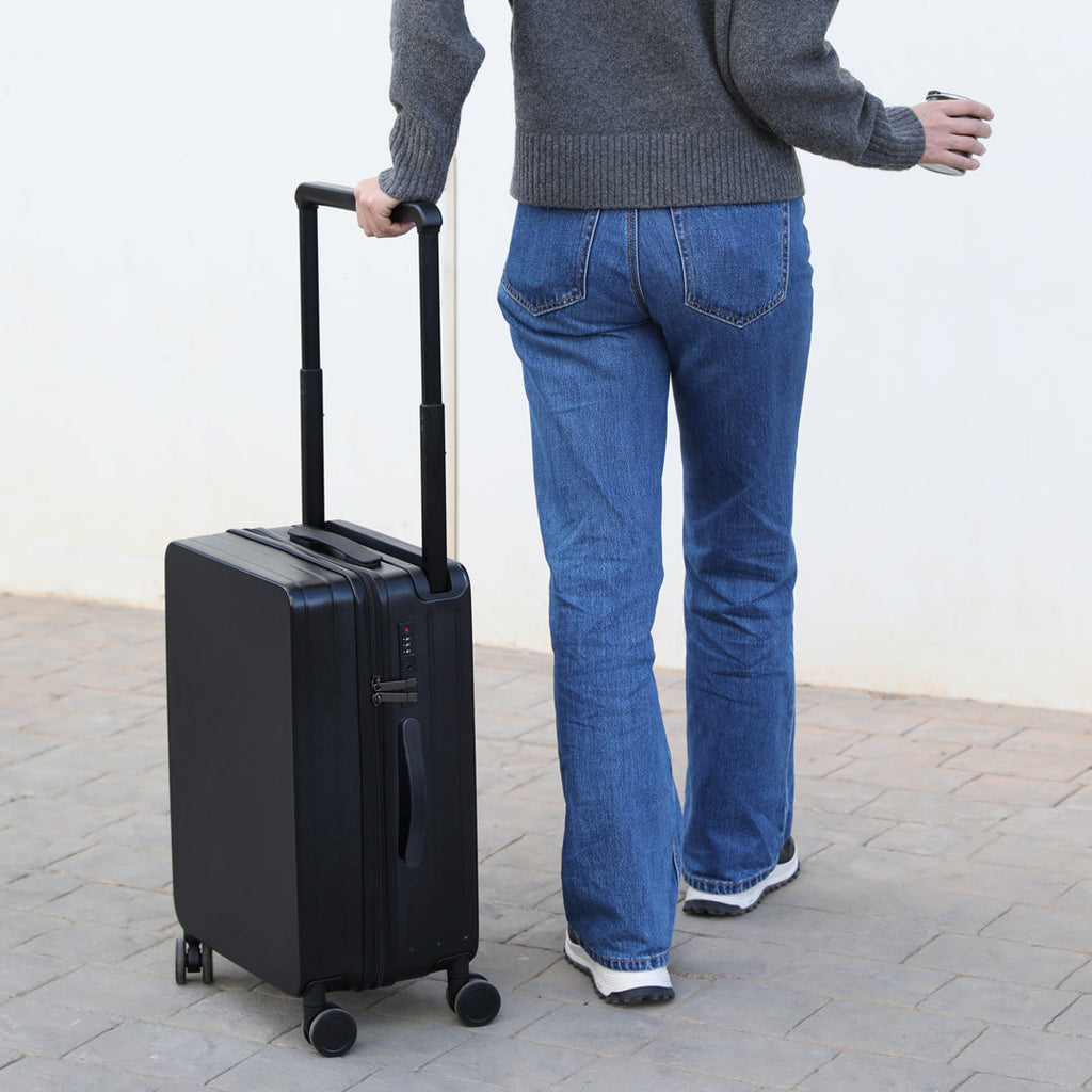 37 x 56 x 23 cm | 2850 gr. Corbin